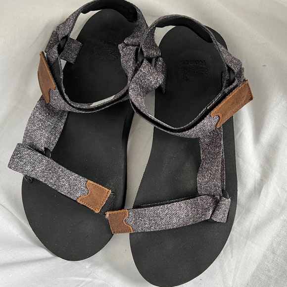 Roots Sandals 2 Strap Fabric & Leather Size 10 Grey Hook & Loop non Slip Sole - Picture 2 of 12